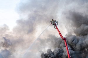 Dinas Damkar Bengkulu Tengah Amankan Kebocoran Gas di Jembatan Kota